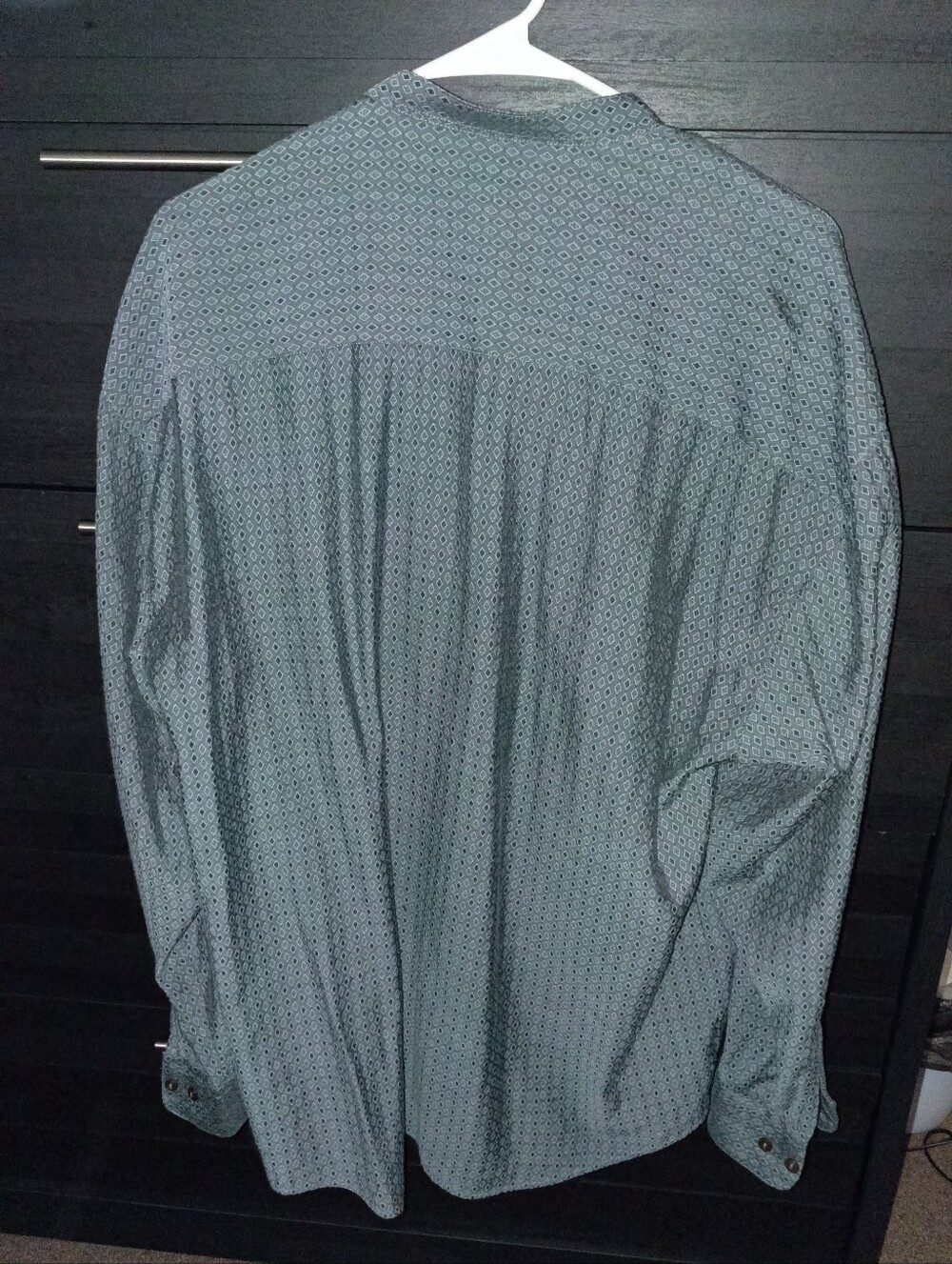 No Collar - Picture 2 of 2